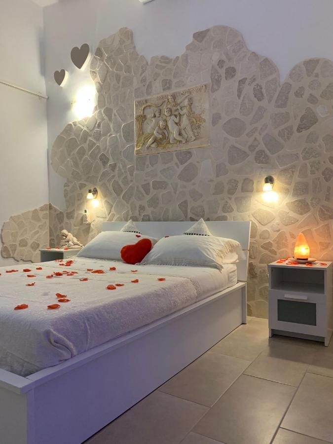 V&M Suite Con Jacuzzi Остуні Екстер'єр фото