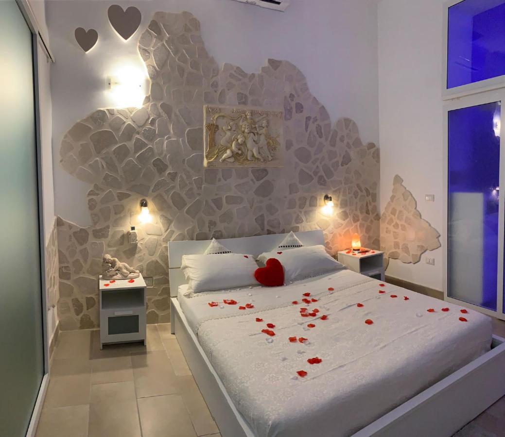 V&M Suite Con Jacuzzi Остуні Екстер'єр фото