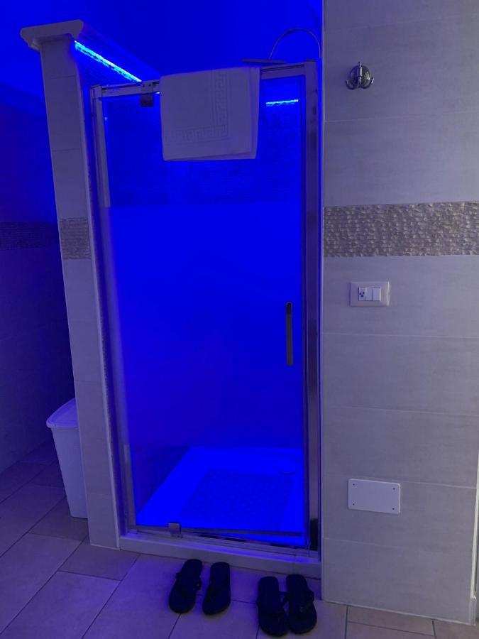 V&M Suite Con Jacuzzi Остуні Екстер'єр фото