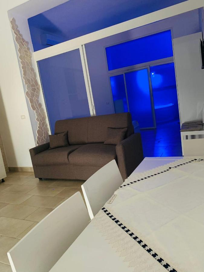 V&M Suite Con Jacuzzi Остуні Екстер'єр фото