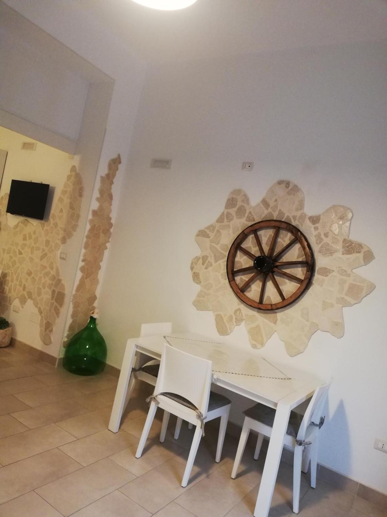 V&M Suite Con Jacuzzi Остуні Номер фото