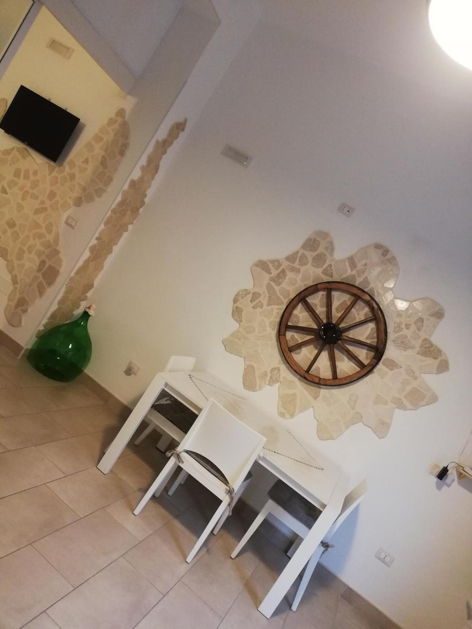 V&M Suite Con Jacuzzi Остуні Номер фото